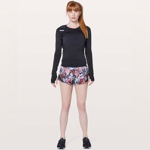 Lululemon Hotty Hot Short II *2.5"